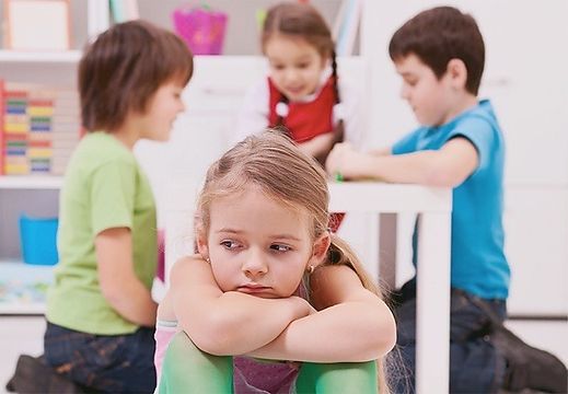 Terapia psicológica infantil y relaciones sociales